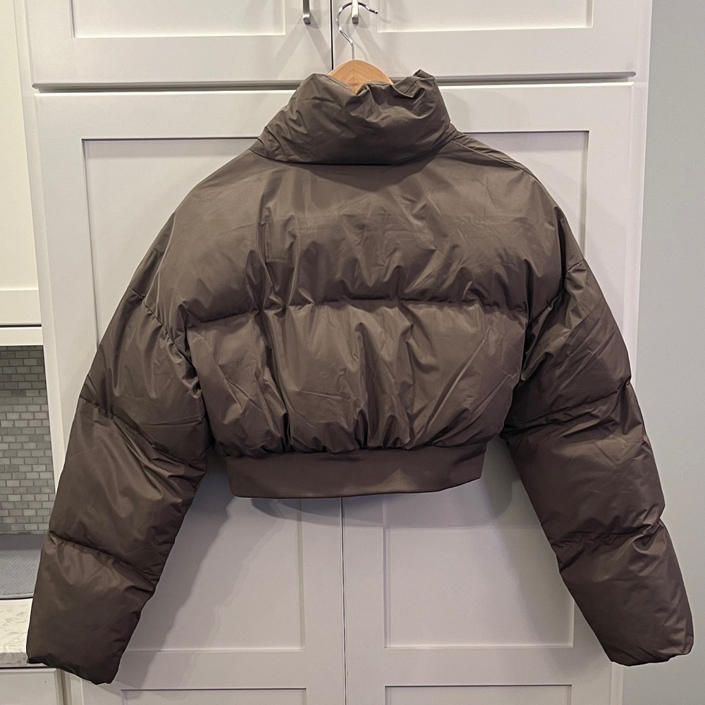 NWOT Womens’ Brown Cropped Puffer Coat Brand New without tag - Picture 2 of 3